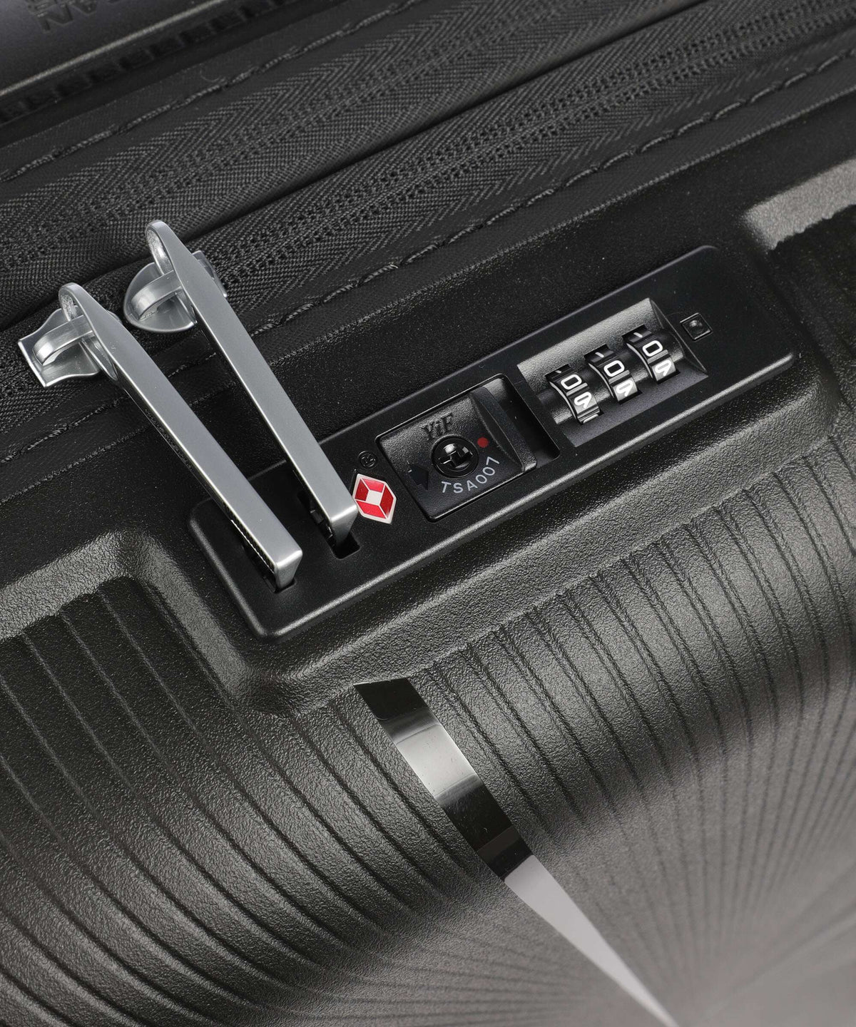 American Tourister Starvibe Spinner (4 wheels) black