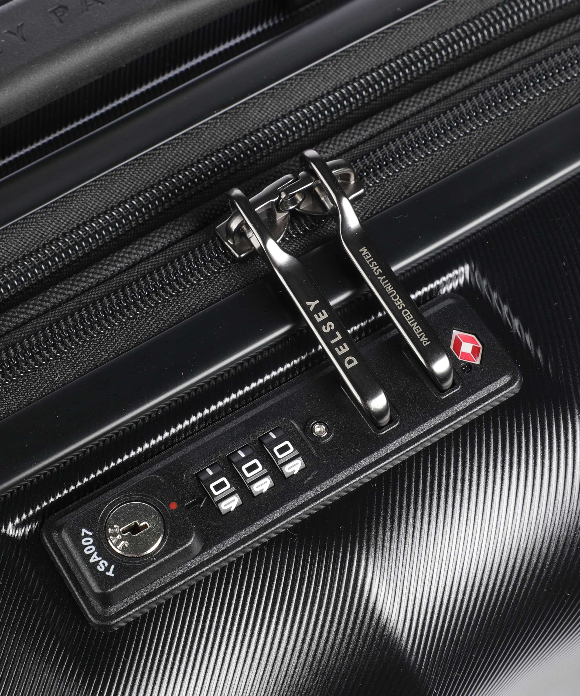 Delsey Paris Carrousel 2 Slim Spinner (4 wheels) black