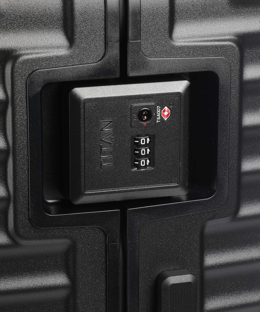 Titan Overseas Spinner (4 wheels) nightshade black