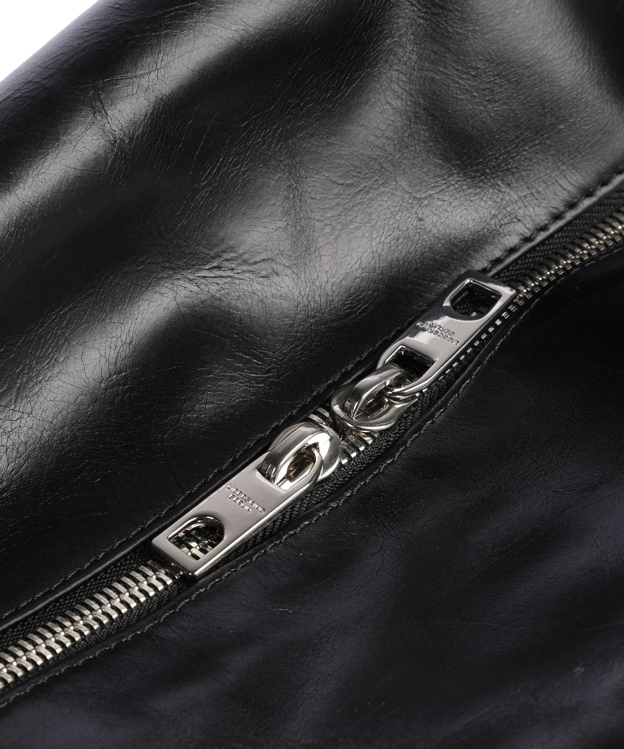 Liebeskind Kayla Lack Distressed M Tote bag black
