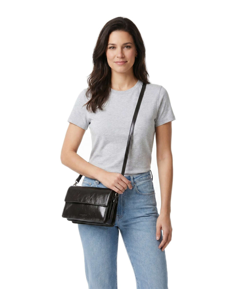 Liebeskind Audrey Recycled Lack Distressed S Shoulder bag deep soil