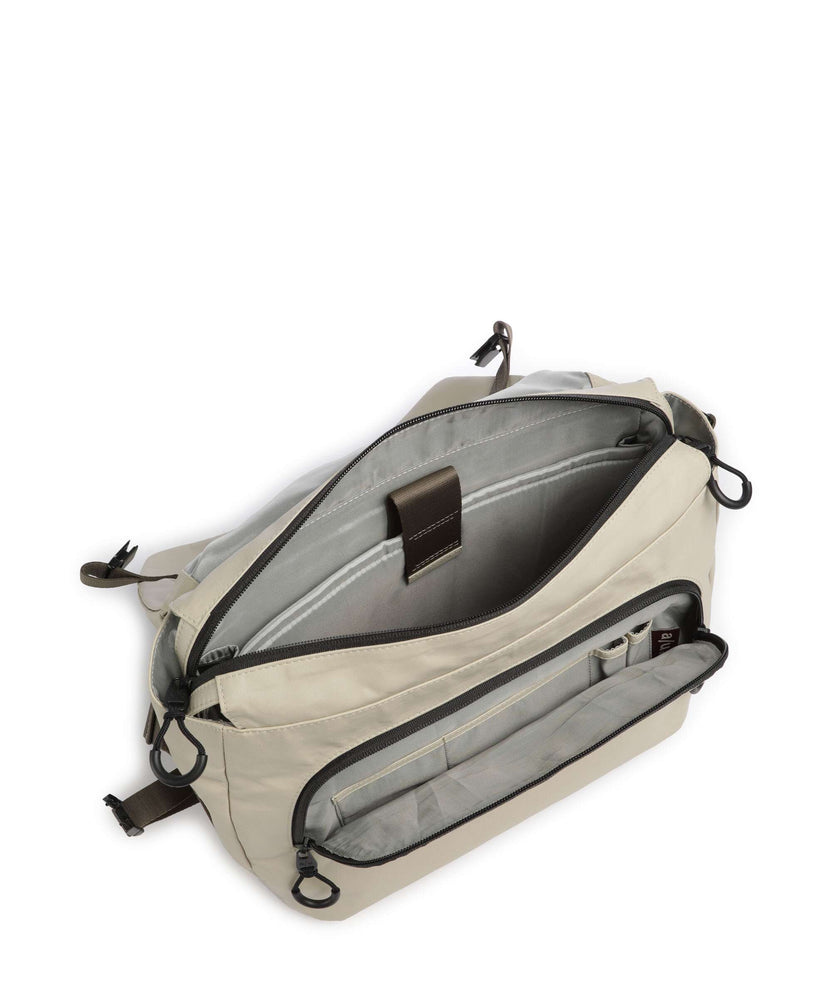 Aunts & Uncles Japan Yamakuni Messenger bag dust