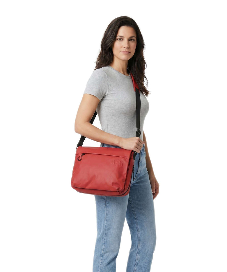 Aunts & Uncles Japan Lite Aoki Messenger bag red