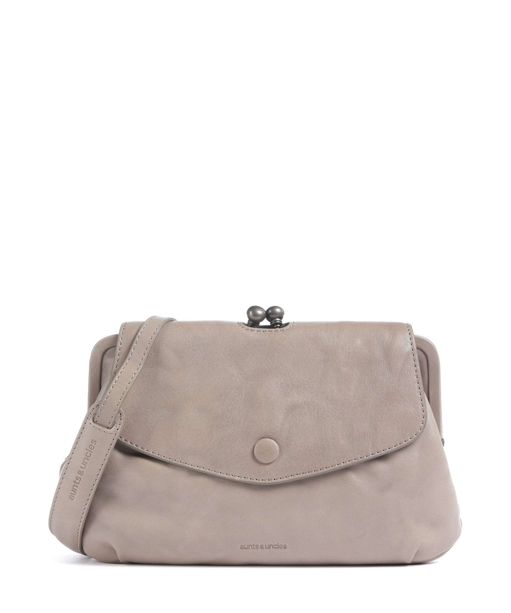 Aunts & Uncles Grandma's Luxury Club Mrs. Madeline Crossbody bag roasted cashew
