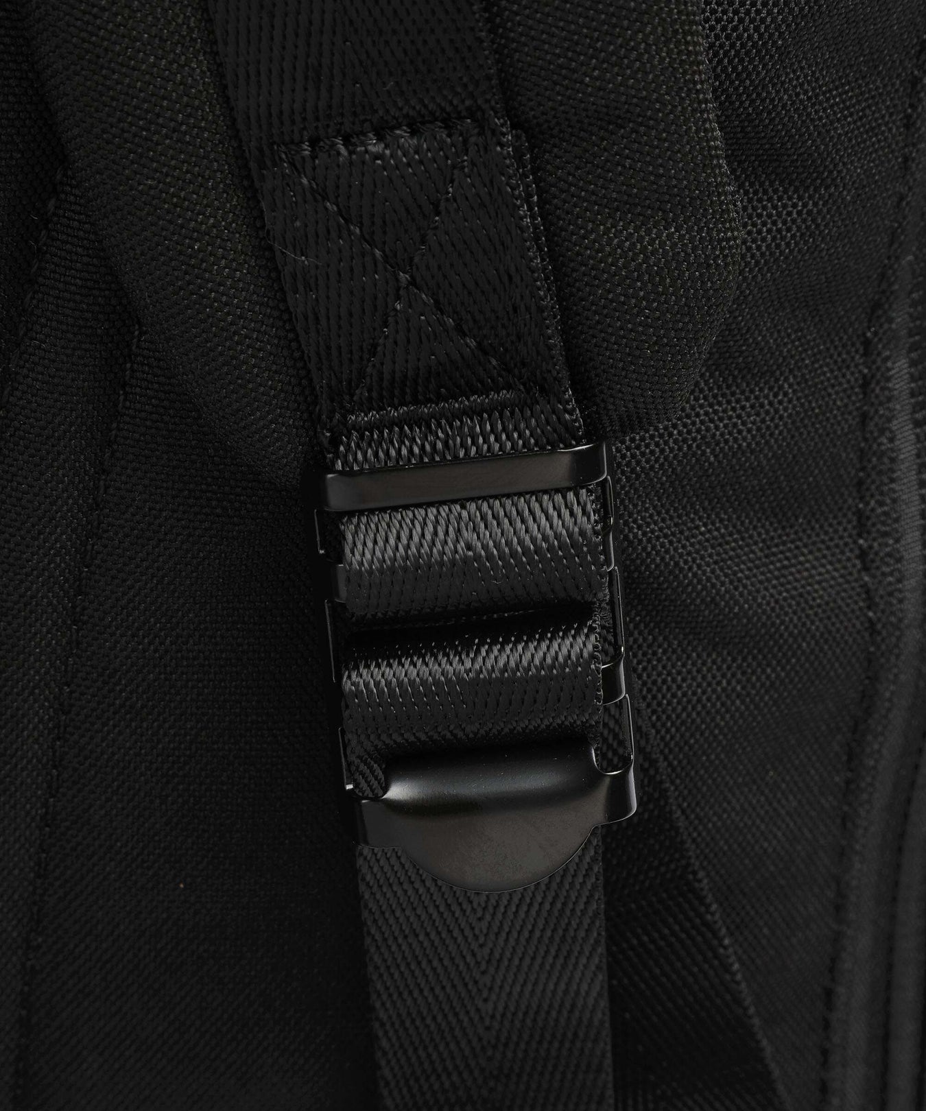 Doughnut Glossy Blocking Christopher Rolltop backpack black