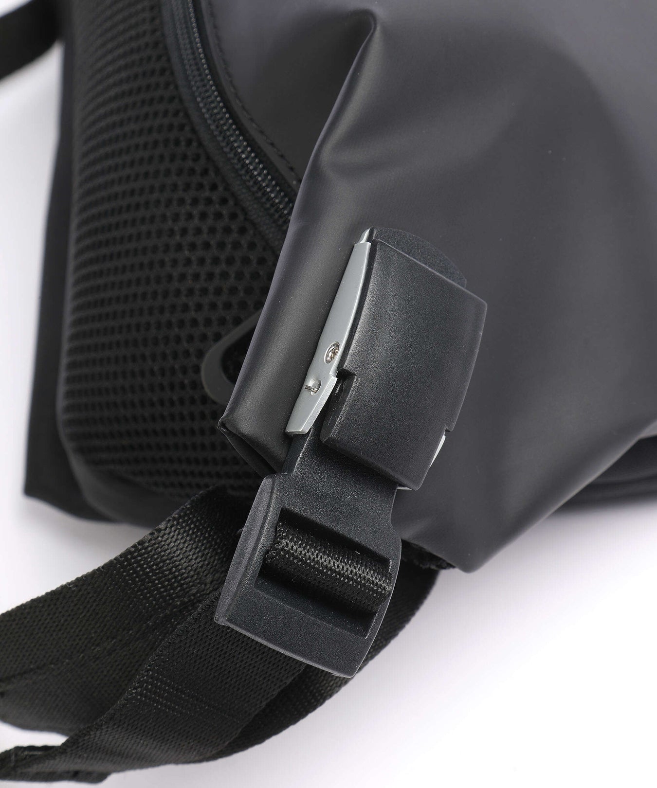 Côte&Ciel Obsidian Isarau Fanny pack black