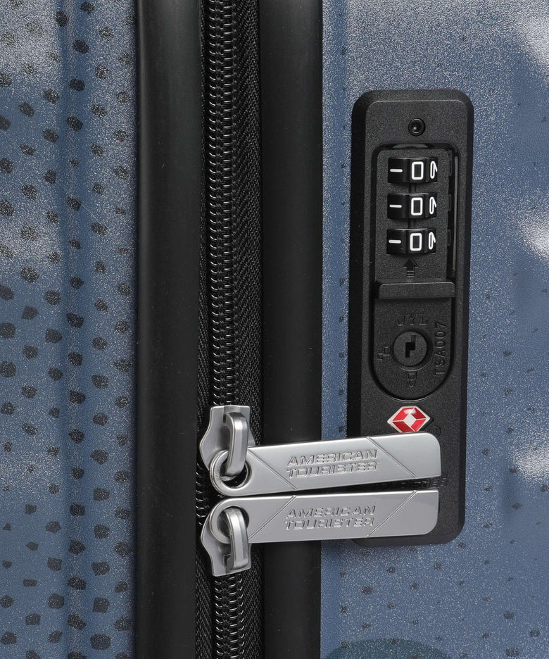 American Tourister Wavebreaker Disney Spinner (4 wheels) captain america city