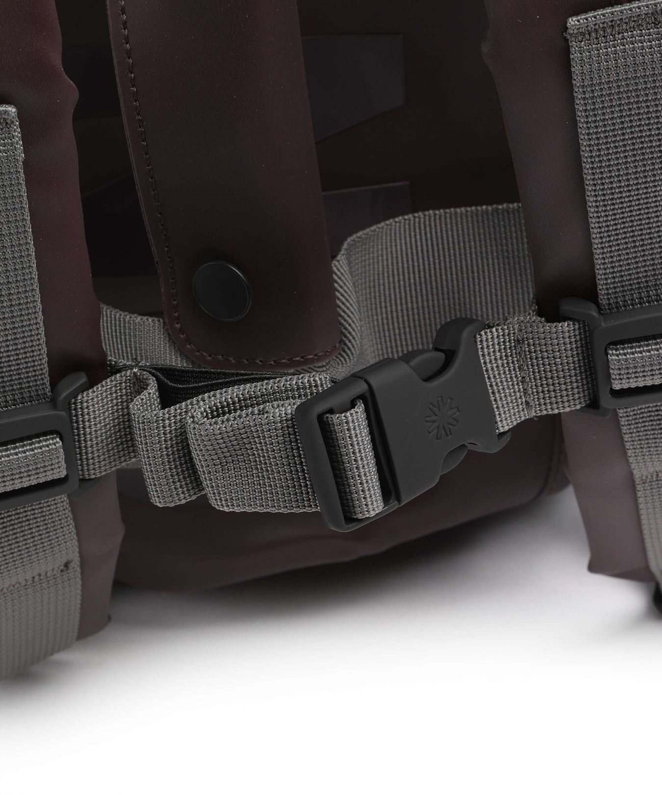 Rains Texel Weekend bag depth