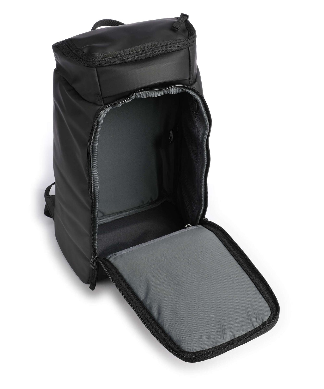 Db Hugger 20L Backpack black out