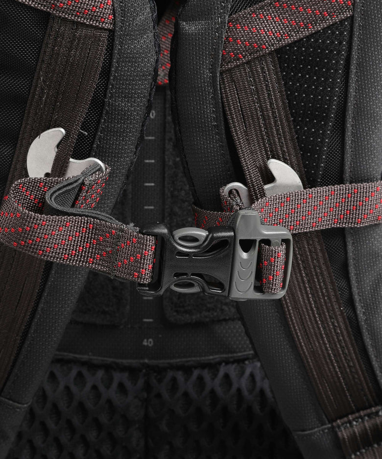 Klättermusen Bergelmer 30 Hiking backpack raven