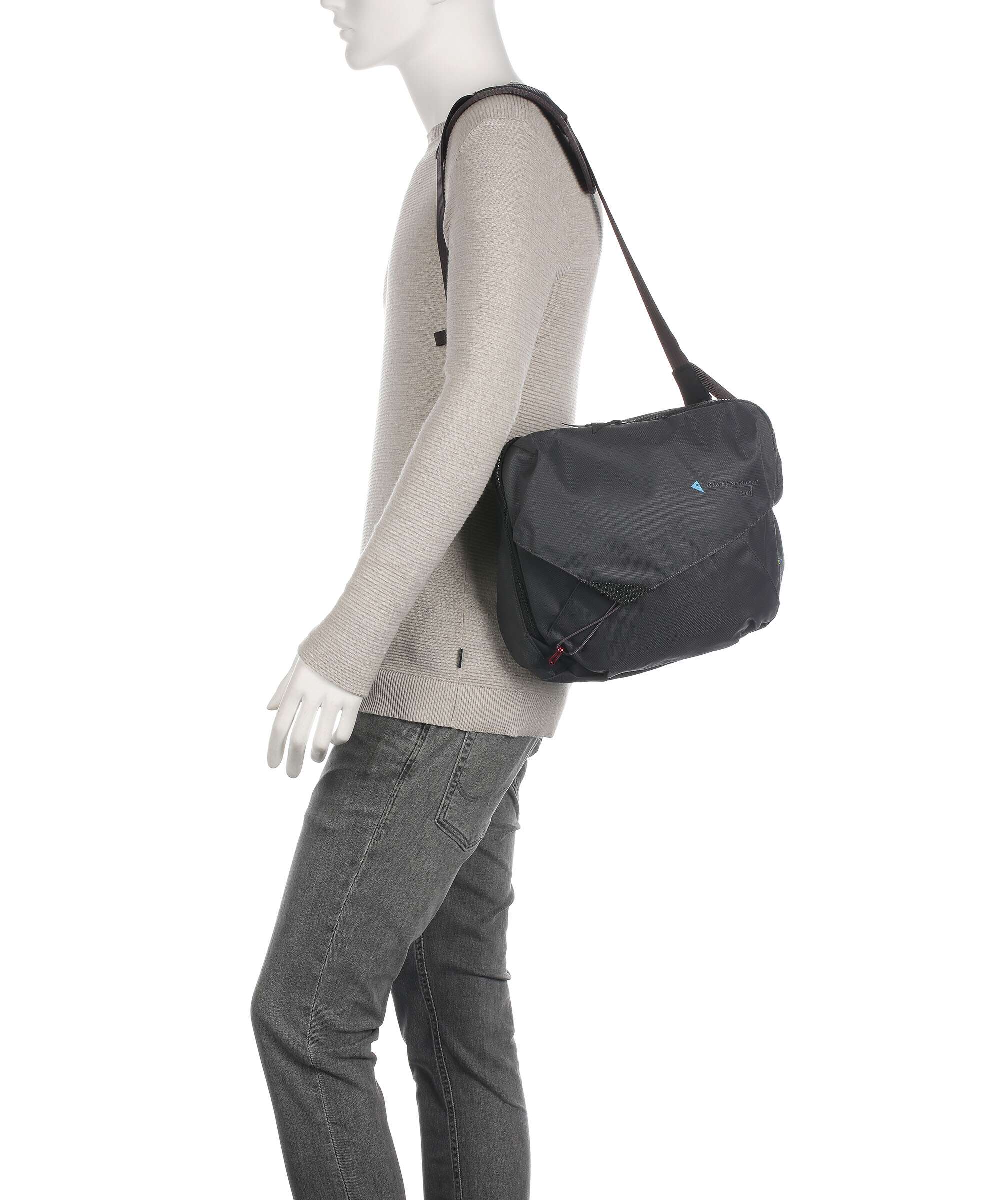 Klättermusen Gaut Messenger bag raven