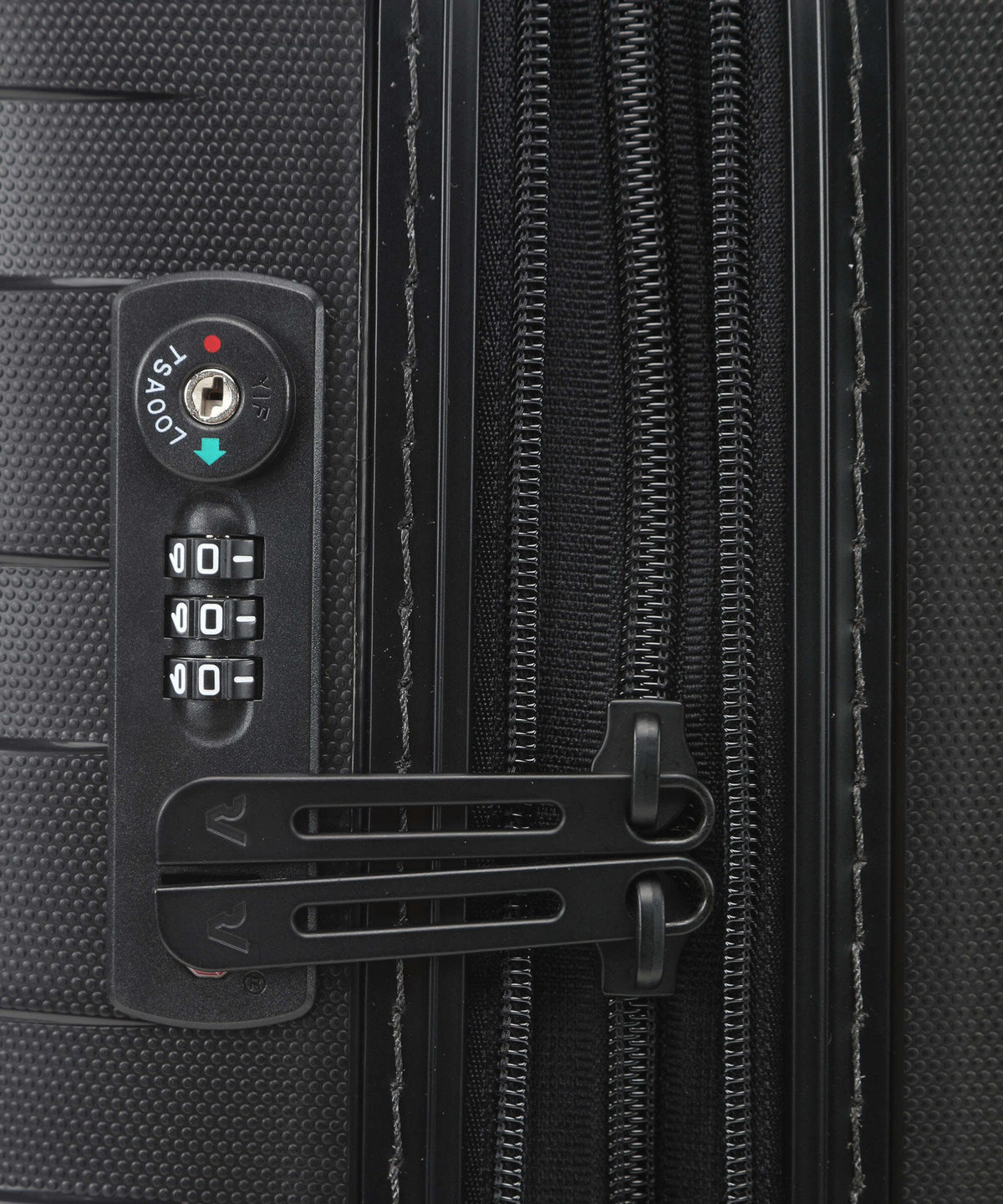 Roncato Box 4.0 EXP Spinner (4 wheels) nero