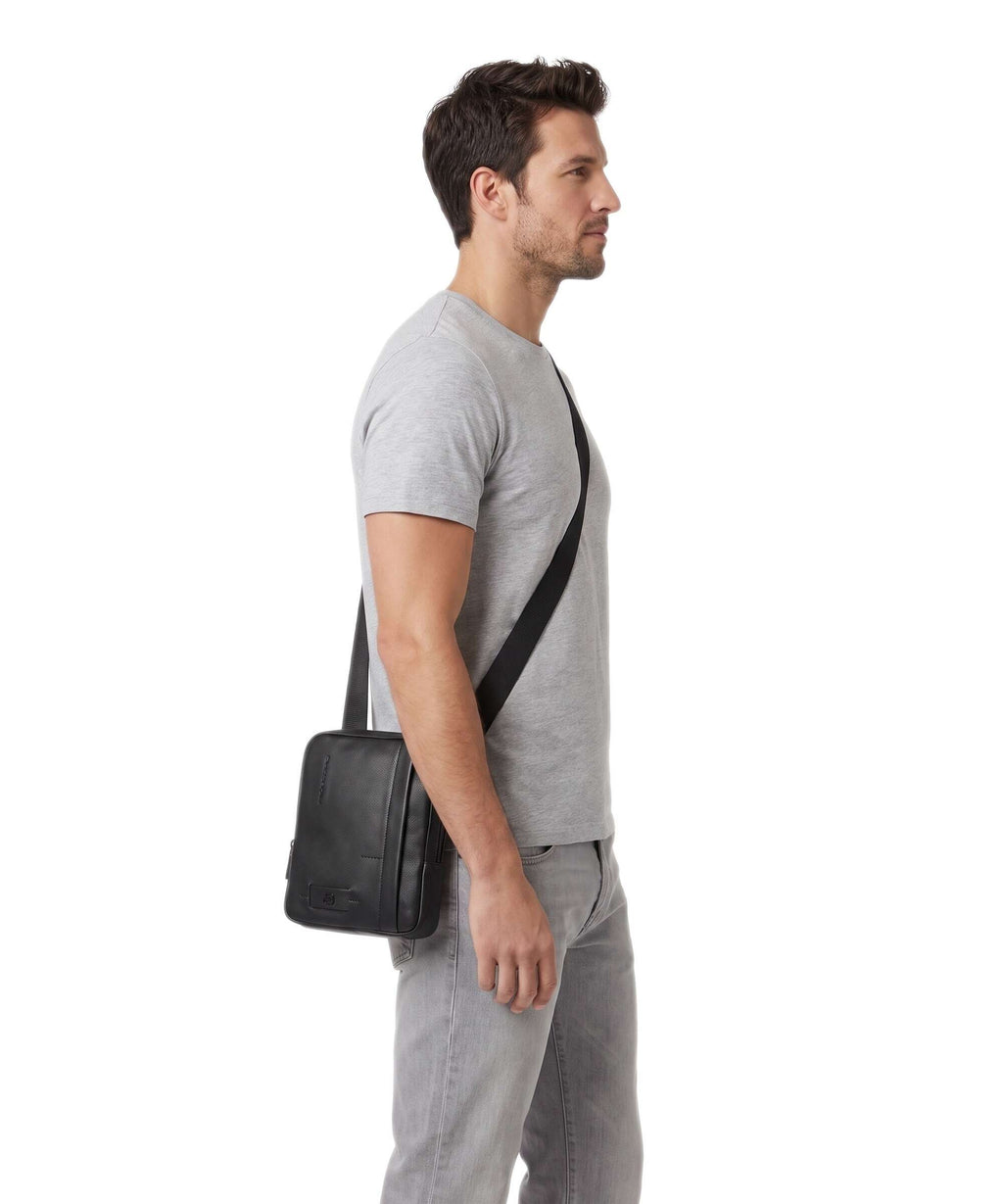 Piquadro W137 Crossbody bag nero