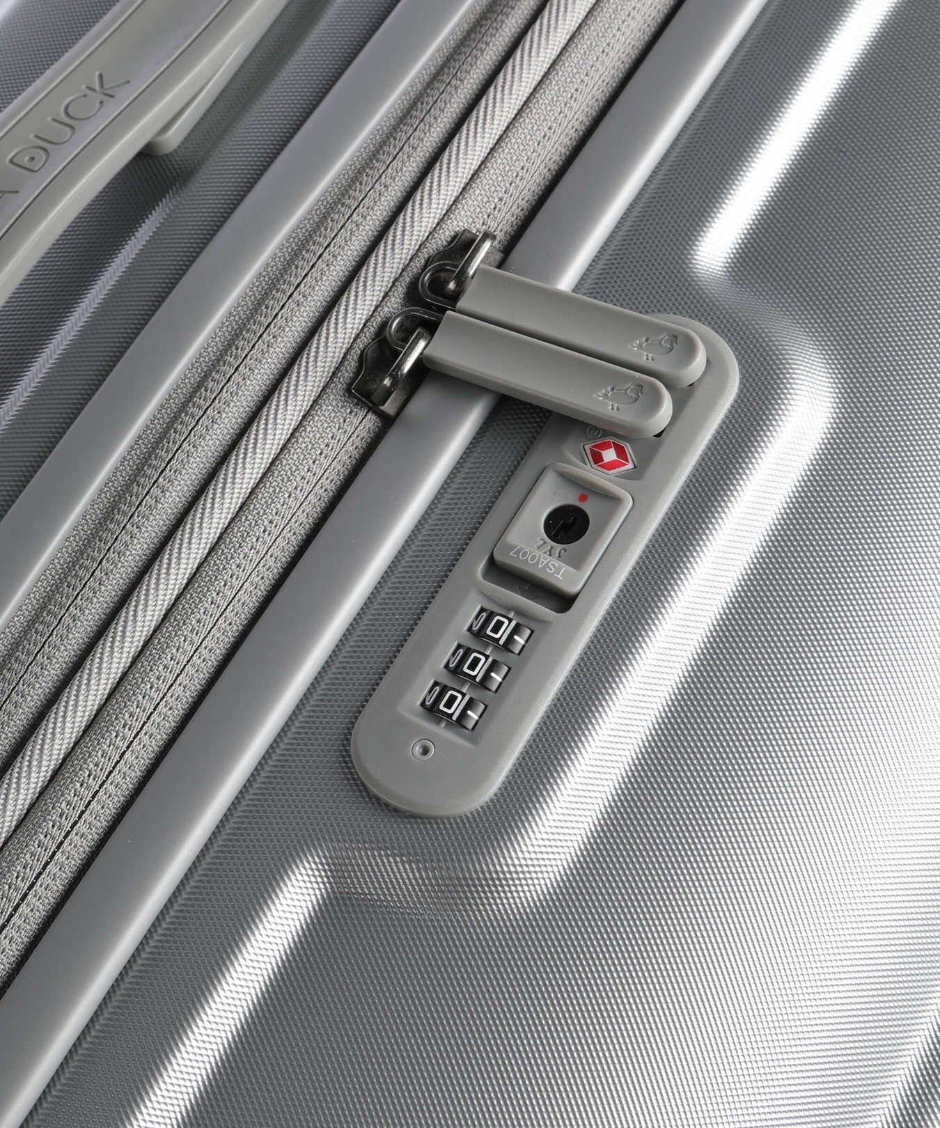 Mandarina Duck Logoduck+ Spinner (4 wheels) silver