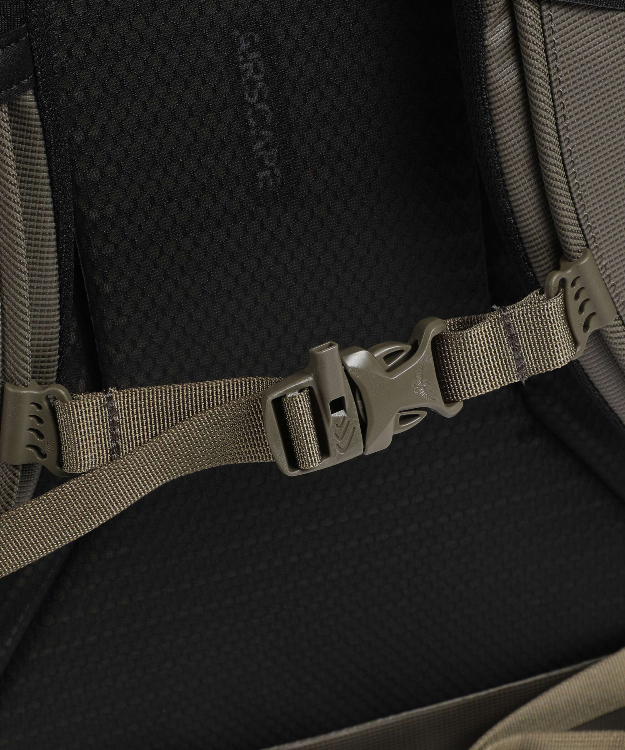 Osprey Transporter 44 Travel backpack pine leaf earl grey