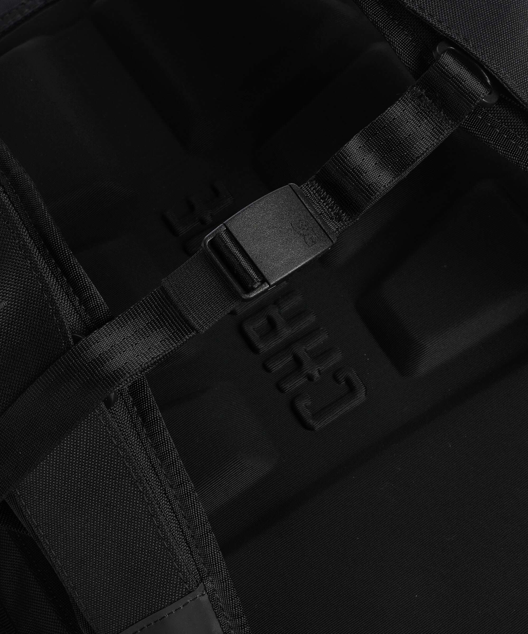 Chrome Barrage 18 Rolltop backpack black