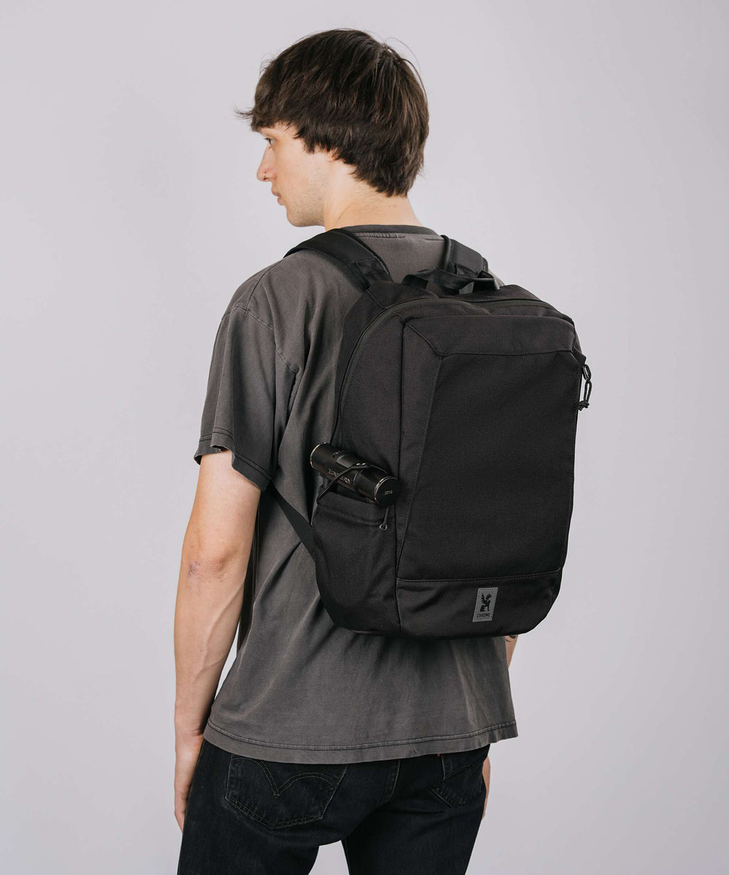 Chrome Recruit 22 Backpack black
