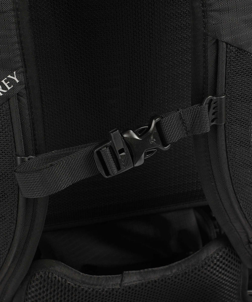 Osprey Sojourn 80 Backpack with wheels black