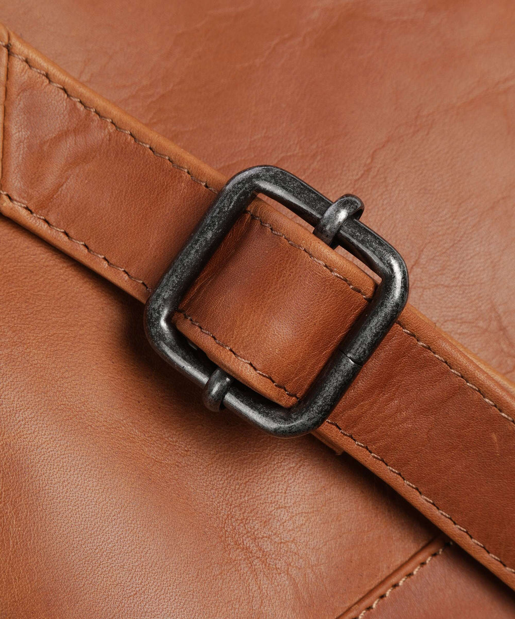The Chesterfield Brand Cow Wax Pull Up Vervins Crossbody bag cognac