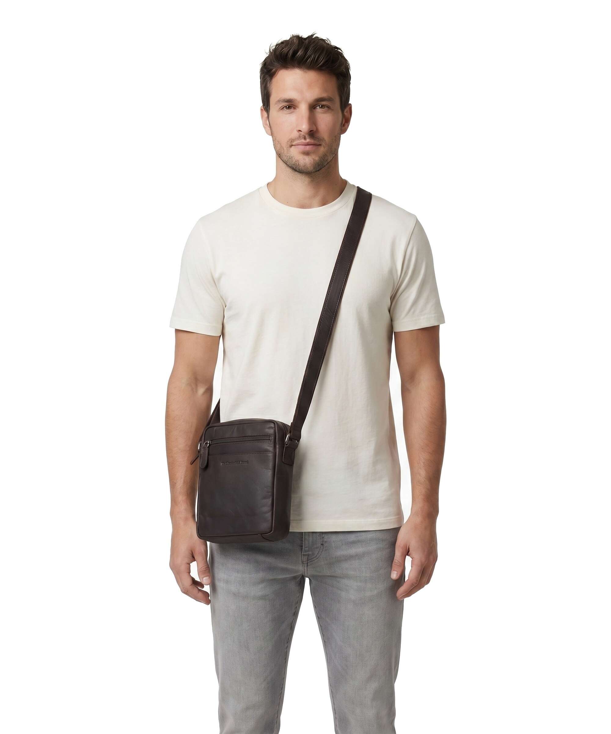 The Chesterfield Brand Wax Pull Up Cow Laveno Crossbody bag brown