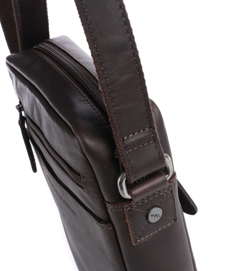 The Chesterfield Brand Wax Pull Up Cow Laveno Crossbody bag brown