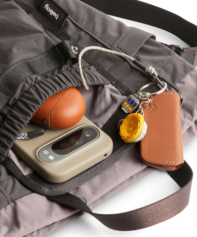 Bellroy Cinch 9L Bucket bag charcoal