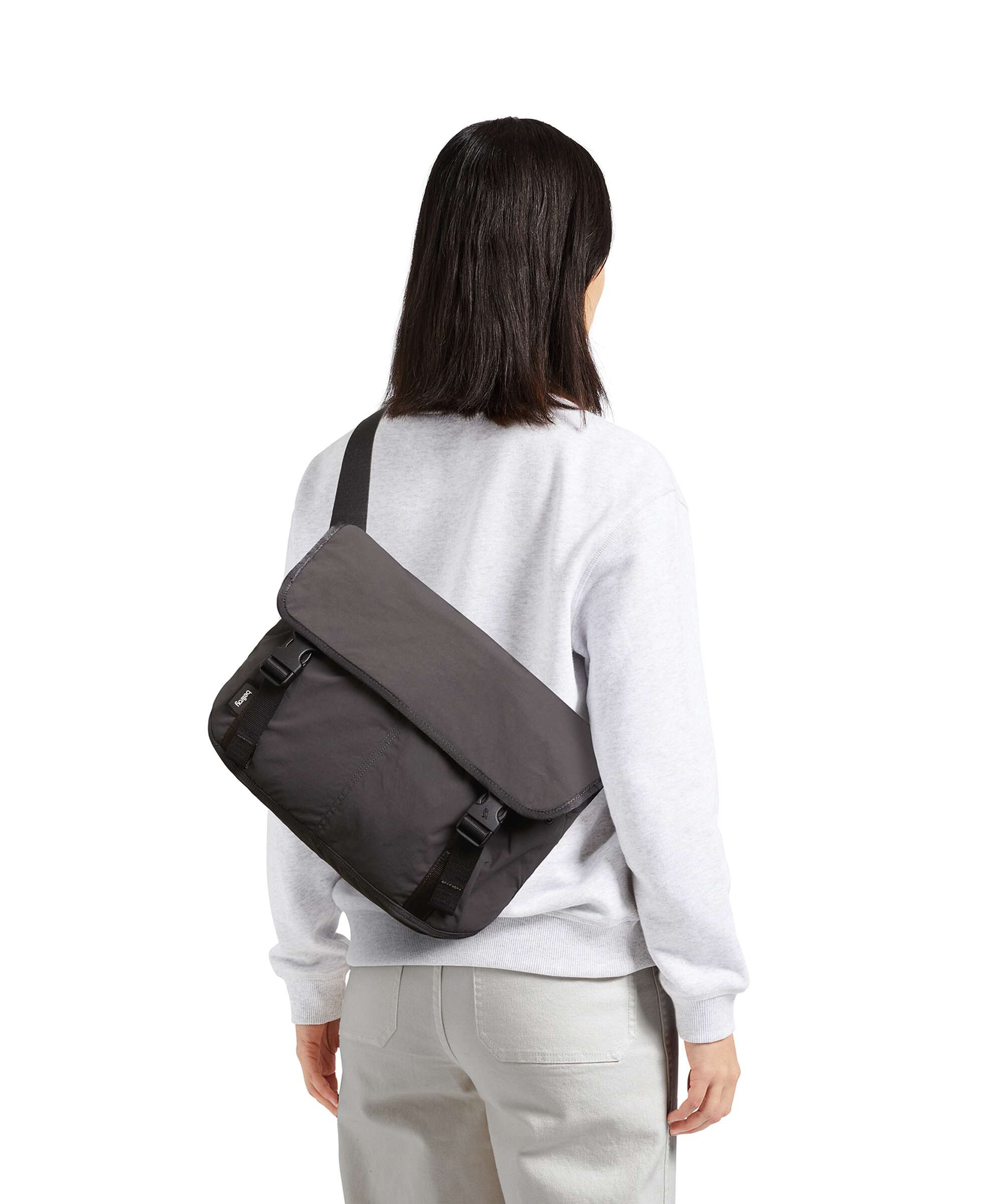 Bellroy Cinch 12 Messenger bag burgundy